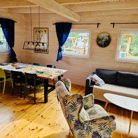 Dom W Jasieniu Сasa de vacaciones *